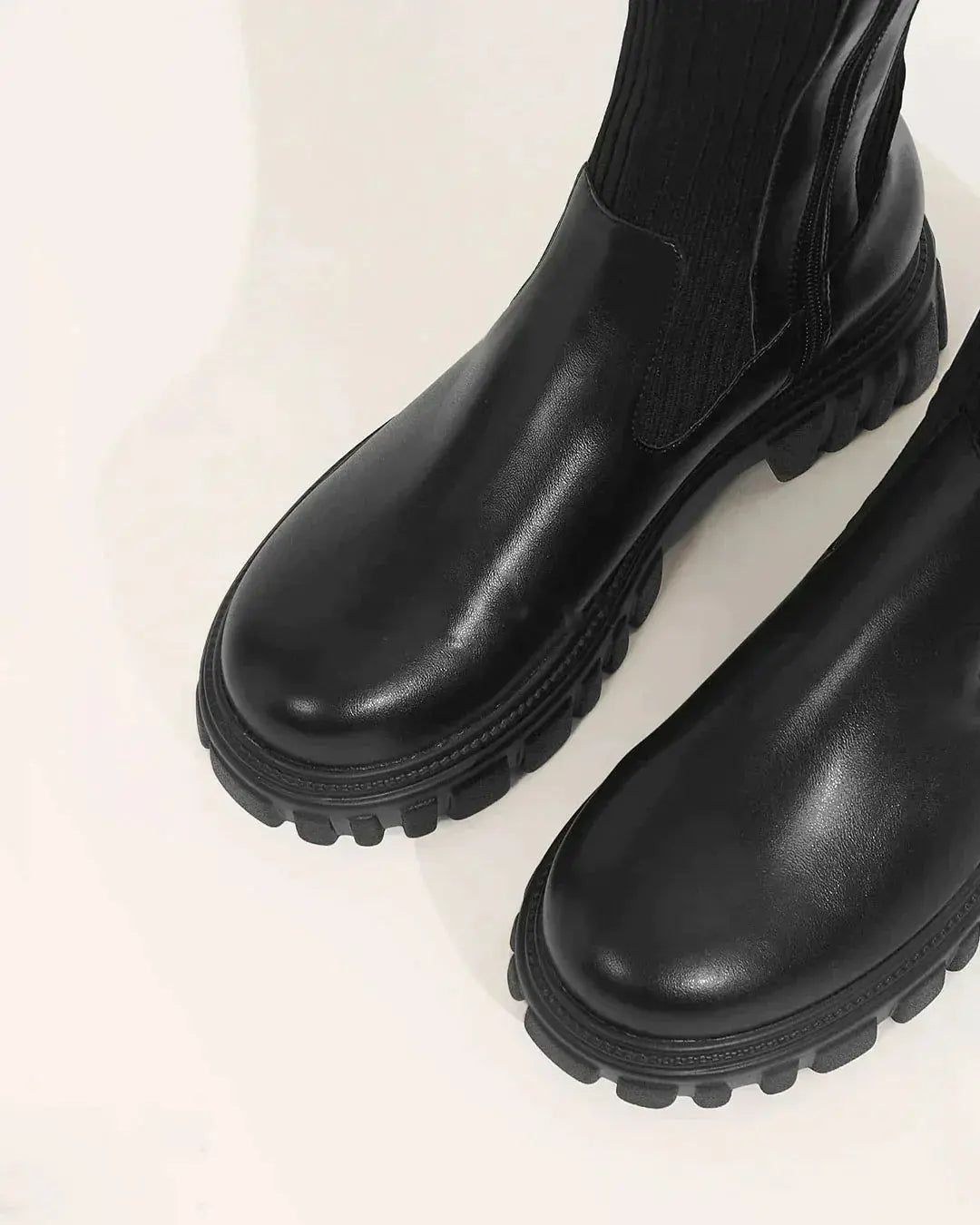 Bottes Hautes pour Femmes au Design Moderne 4