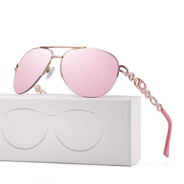 Lunettes de soleil aviateur pour femmes avec détail de chaîne tendance 13