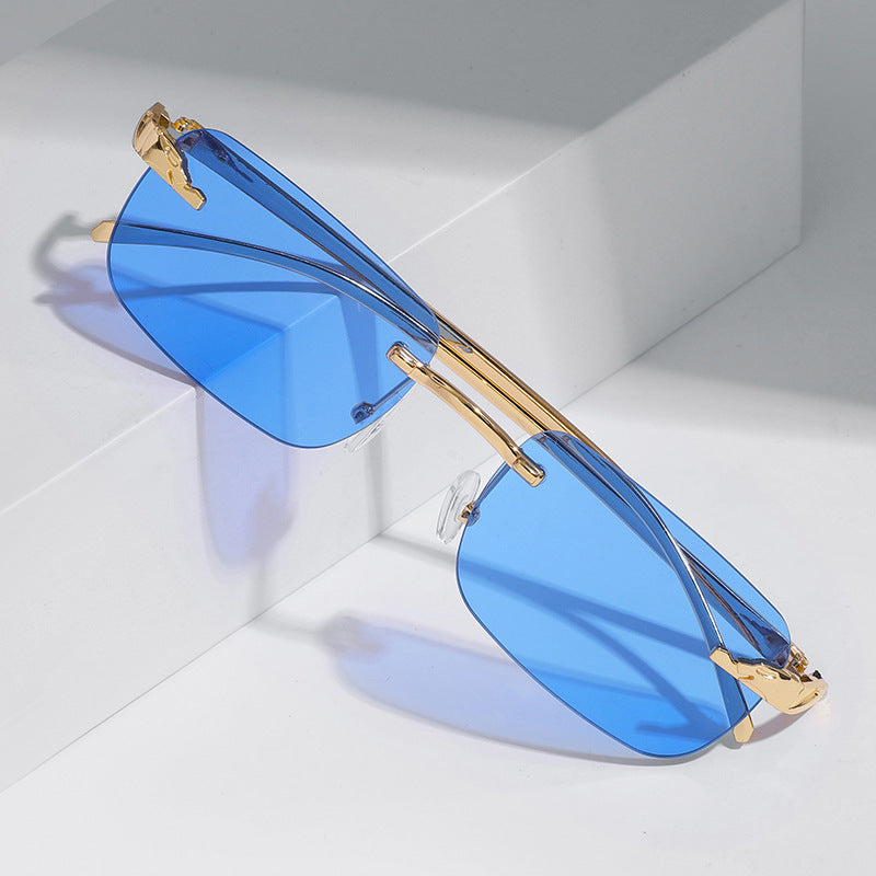 Lunettes de soleil femme design moderne 2