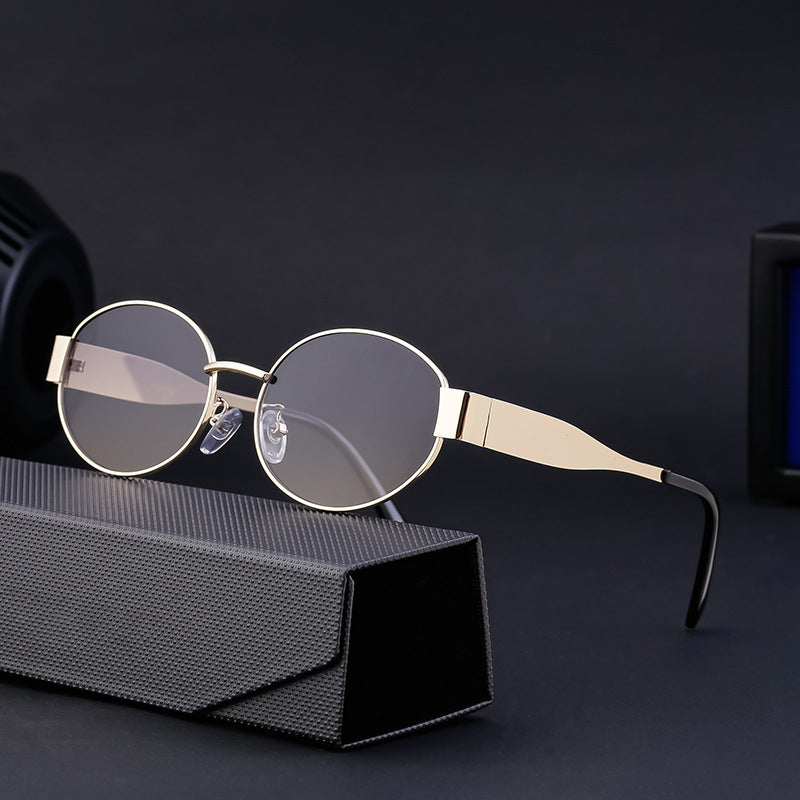 Lunettes de soleil pour femme au design ovale 3