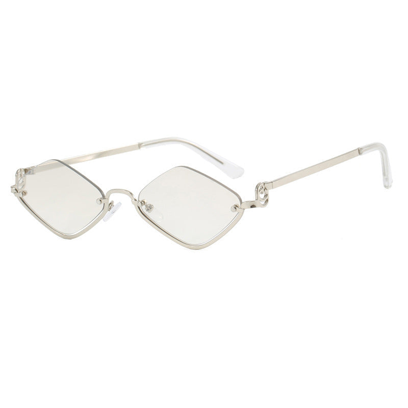 Lunettes de soleil pour femme design géométrique 8