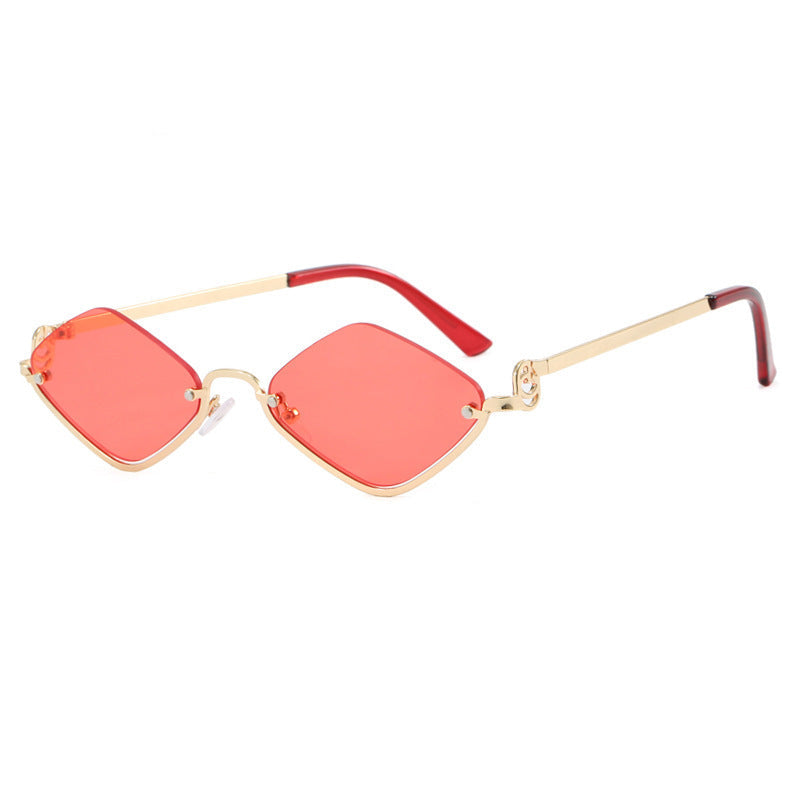 Lunettes de soleil pour femme design géométrique 9