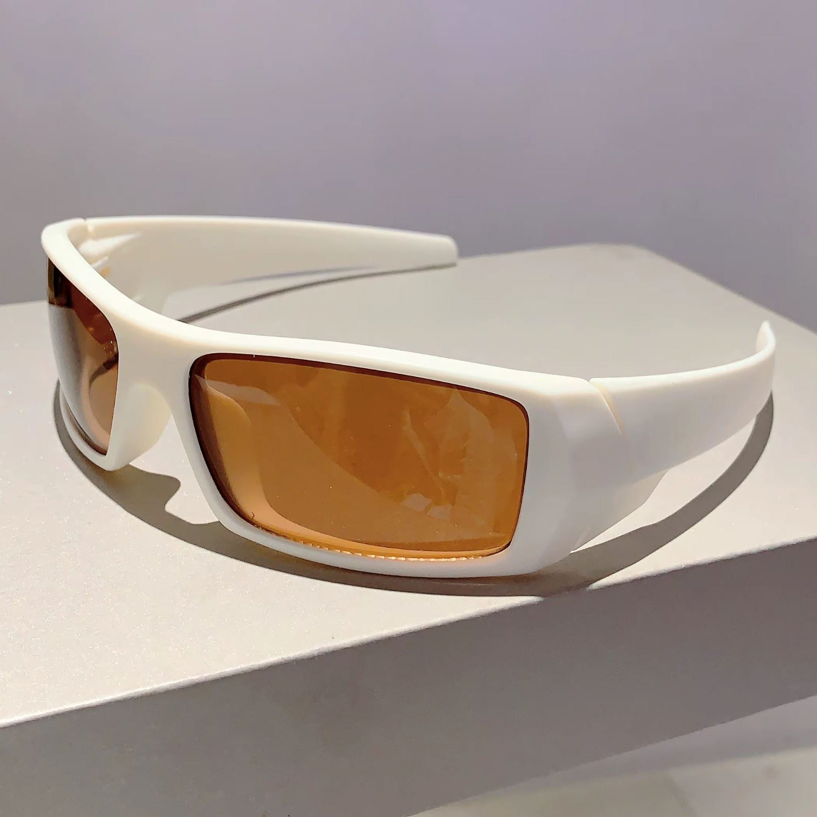 Lunettes de soleil pour hommes et femmes au style audacieux 3