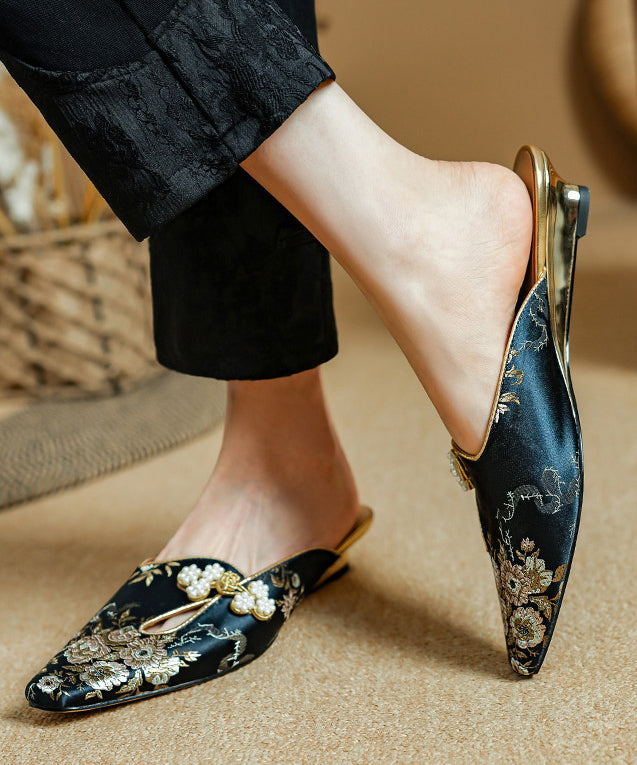 Pantoufles Baotou Chinoises en Satin Noir 2