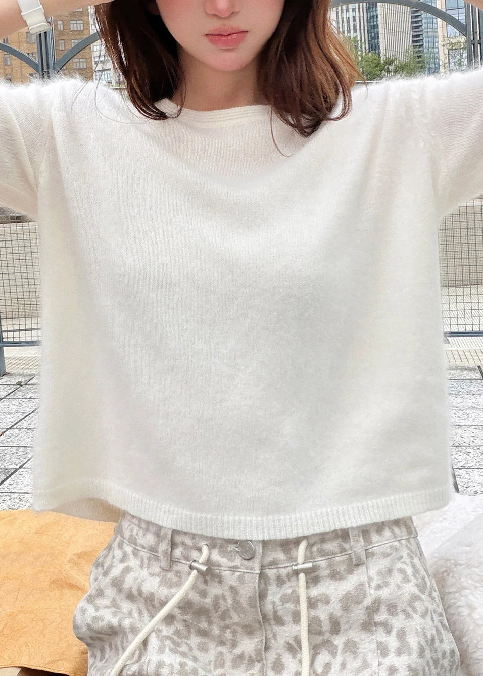 Pull court femme col rond manches courtes maille unie 2