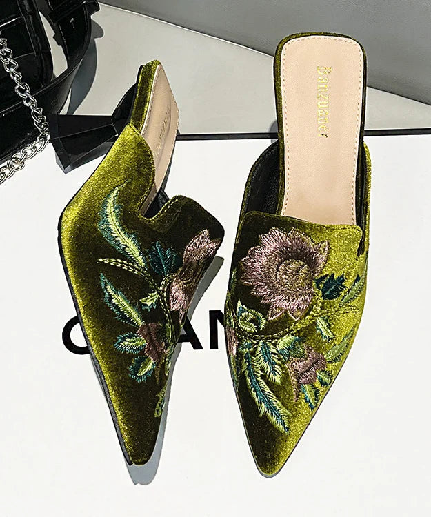 Sandales à talons pour femmes à bout pointu avec broderies 2