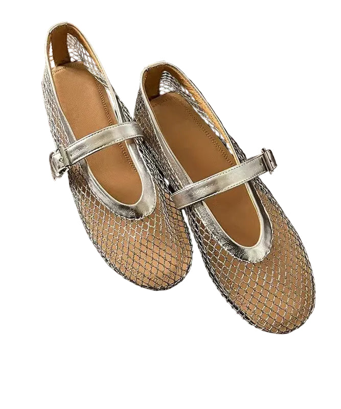 Sandales plates femme à boucle avec design ajouré 0