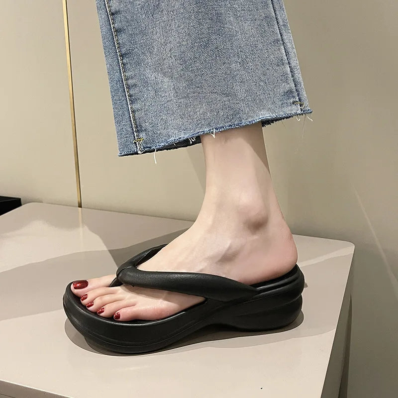 Chaussons à talons compensés pour femmes