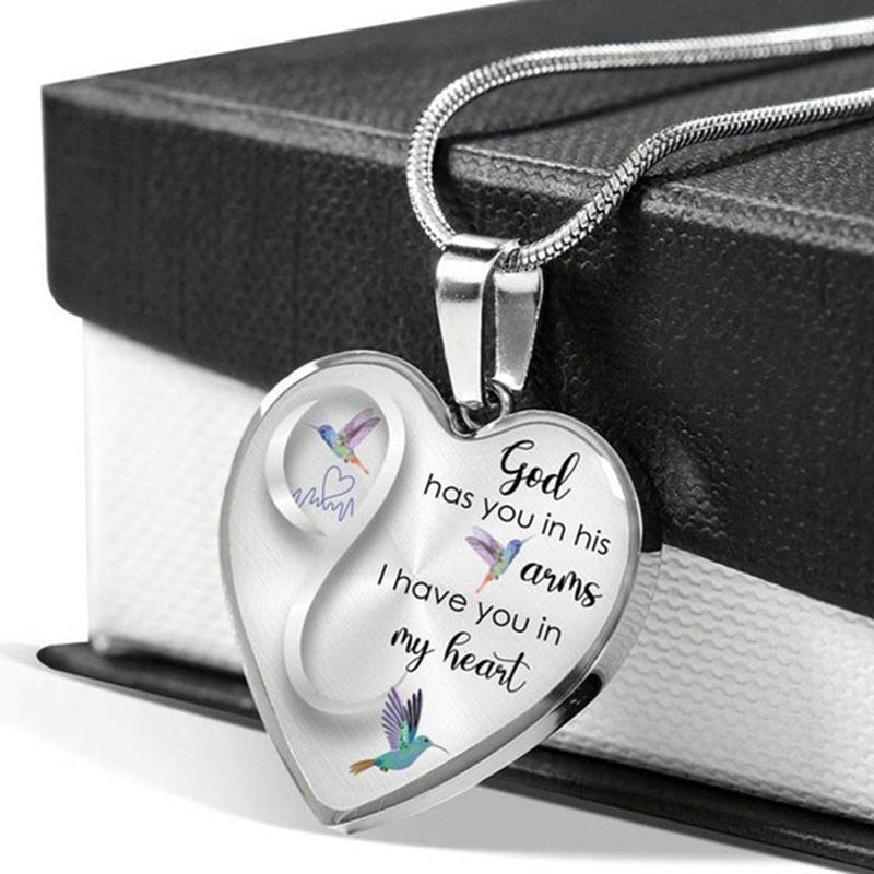 Dieu vous a dans ses bras Collier colibri
