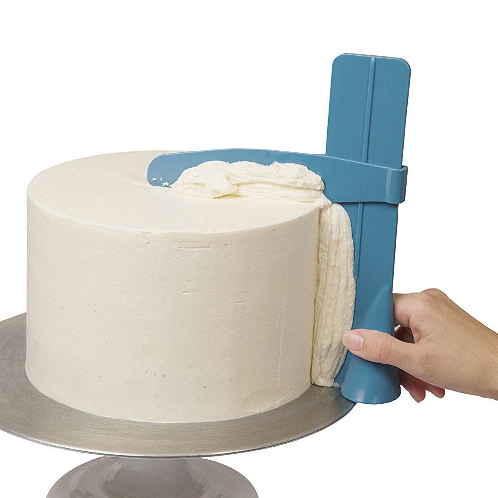 Grattoir à gâteau réglable