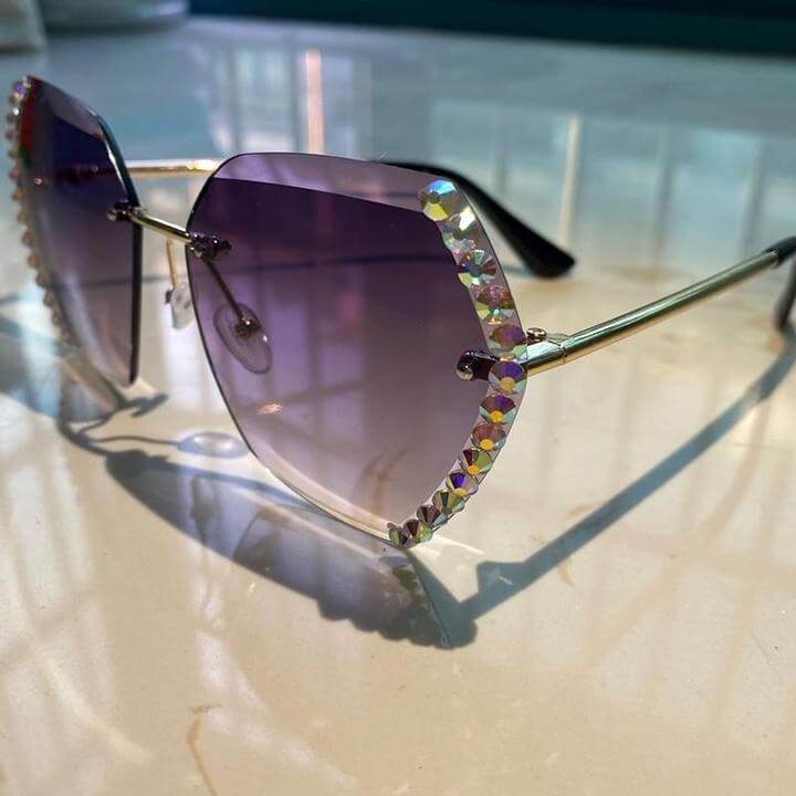 Lunettes de soleil sans monture avec strass