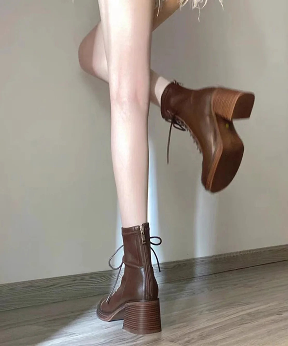 Bottines à lacets pour femmes à bout rond avec talon compensé 4