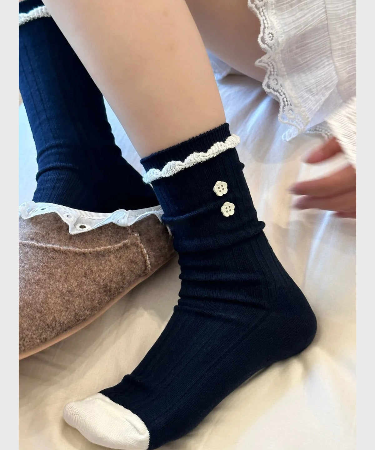 Chaussettes mi-mollet boutonnées pour femme style décontracté 2