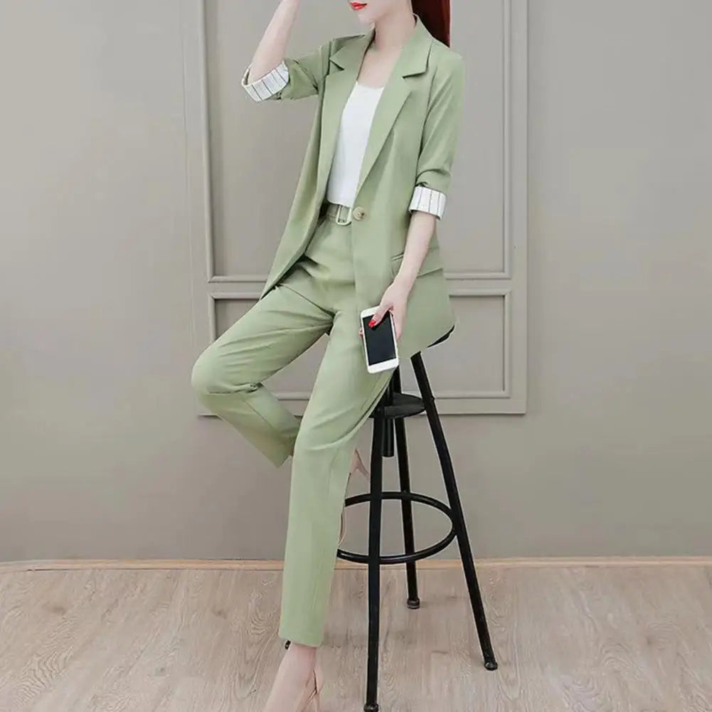 Ensemble Pantalon et Blazer Ajusté pour Femme 1