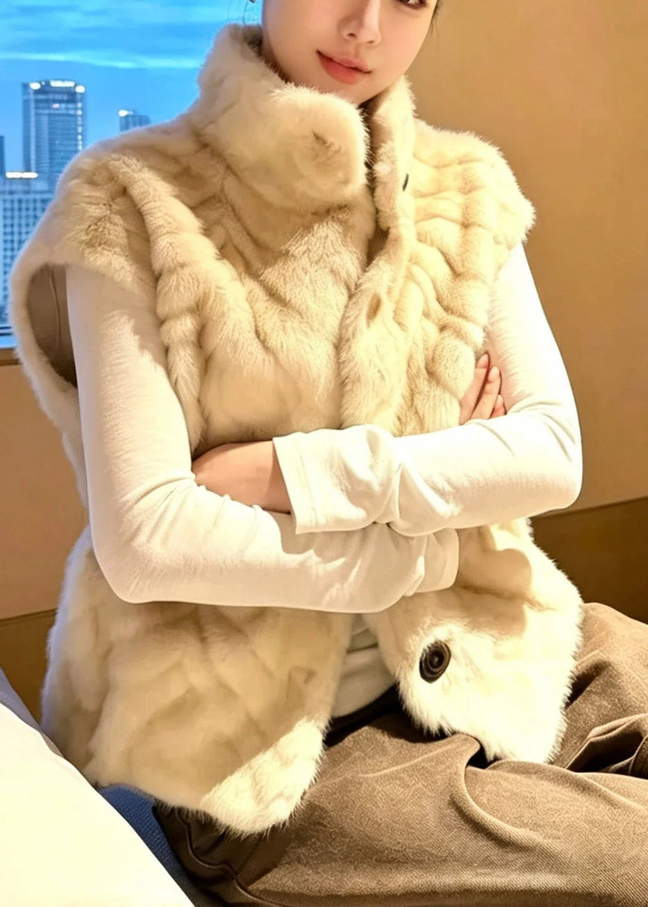 Gilet sans manches pour femme à col montant et boutons 3