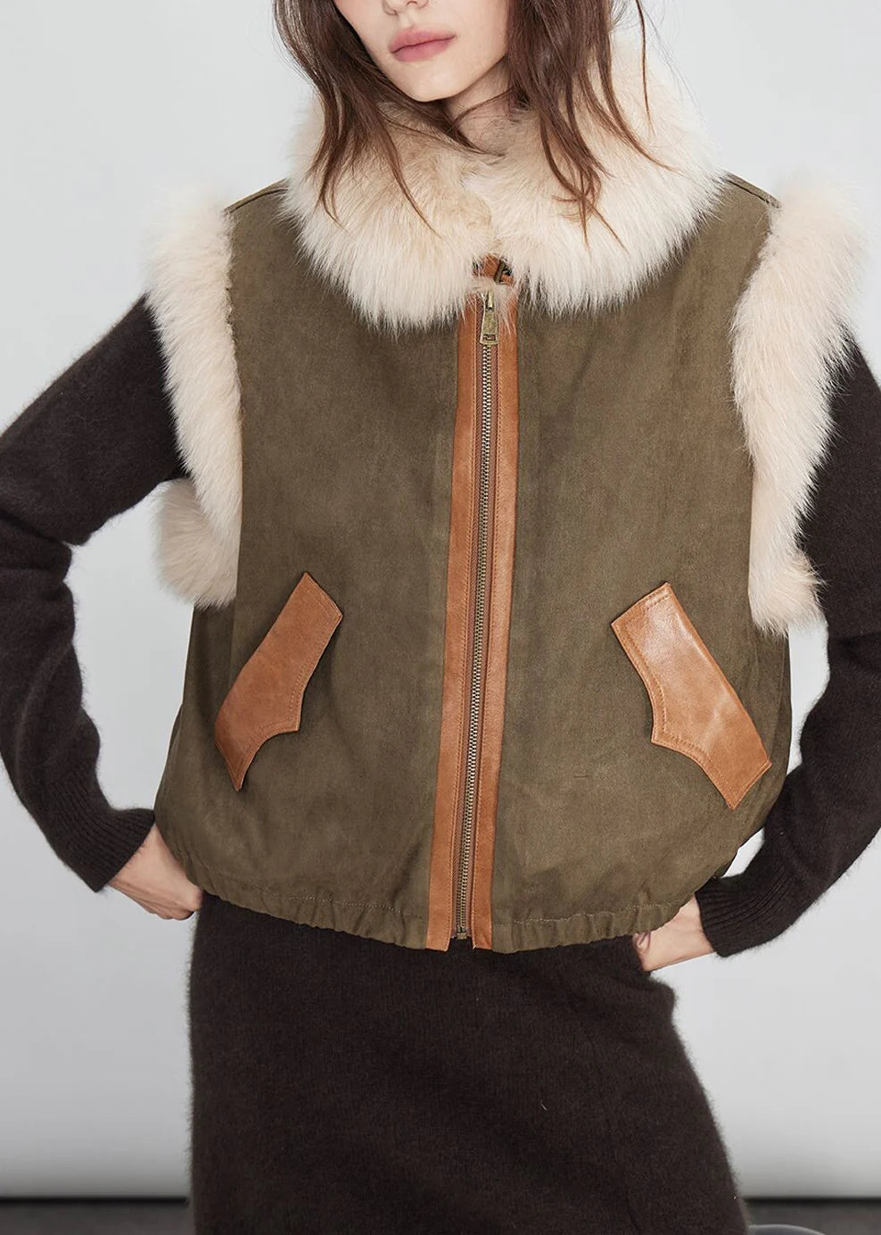 Gilet sans manches pour femme avec poches et col en fausse fourrure 1