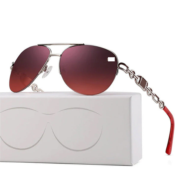 Lunettes de soleil aviateur pour femmes avec détail de chaîne tendance 11