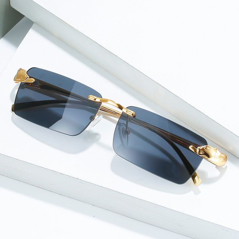 Lunettes de soleil femme design moderne 3