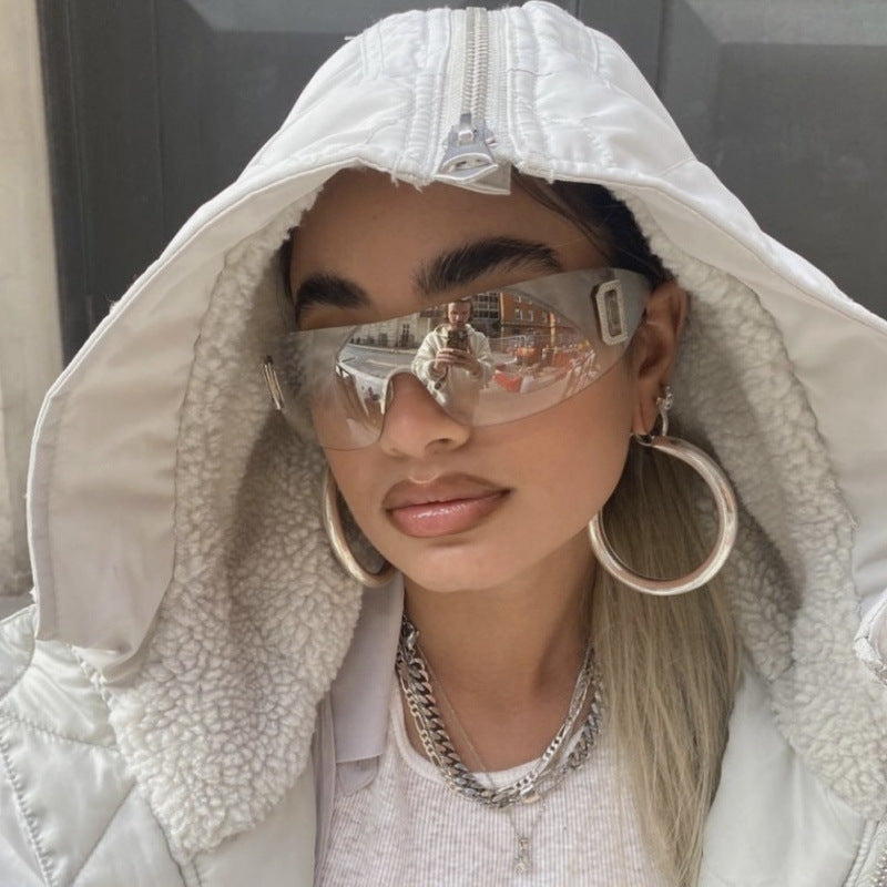 Lunettes de soleil sportives pour femmes au design futuriste 4