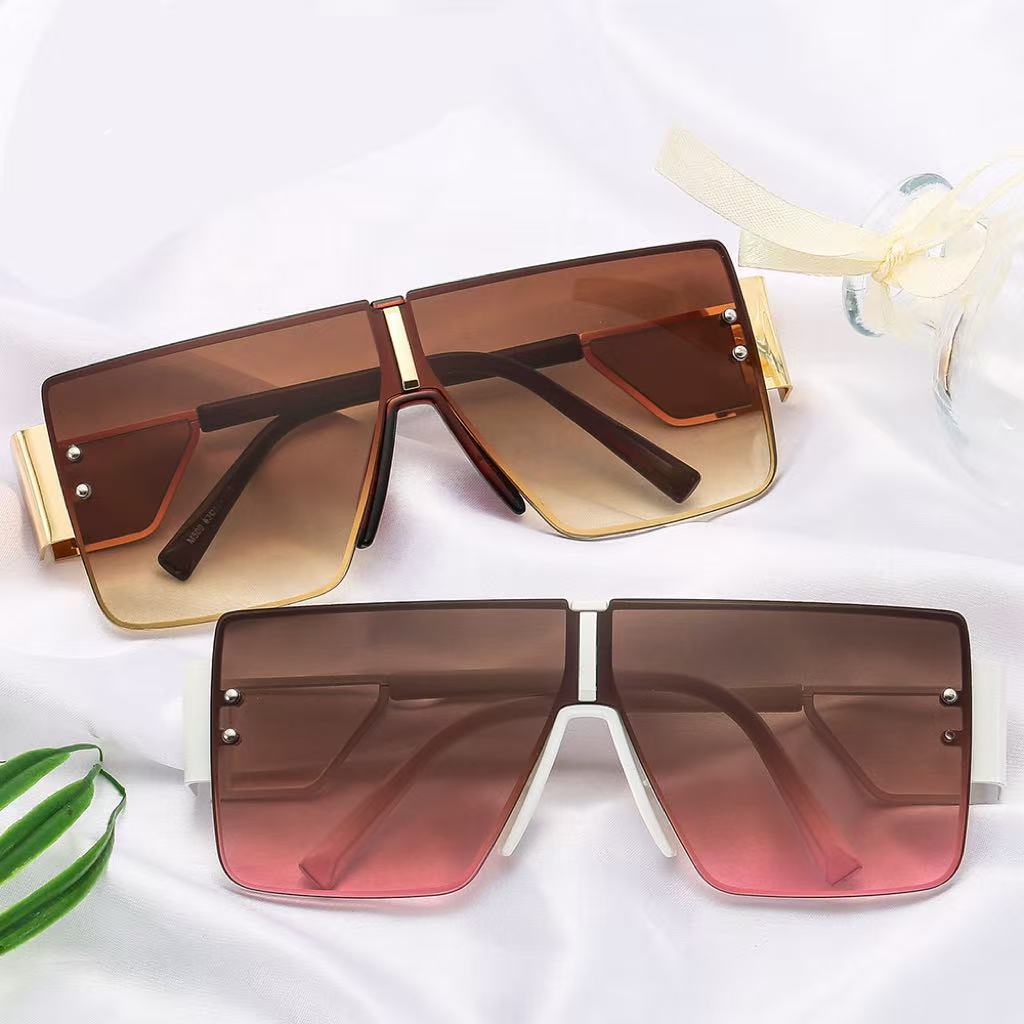 Lunettes de soleil surdimensionnées pour femme au design futuriste 1
