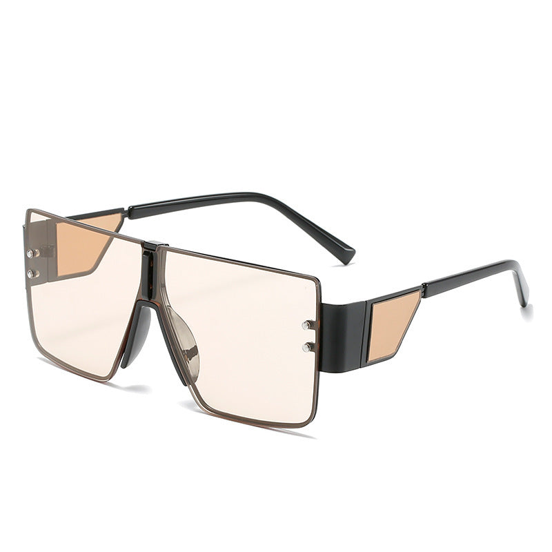 Lunettes de soleil surdimensionnées pour femme au design futuriste 8