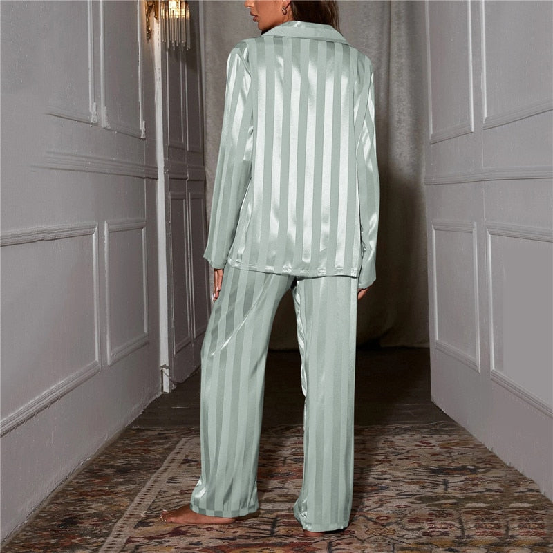 Pyjama Femme Chic Design Intemporel 3