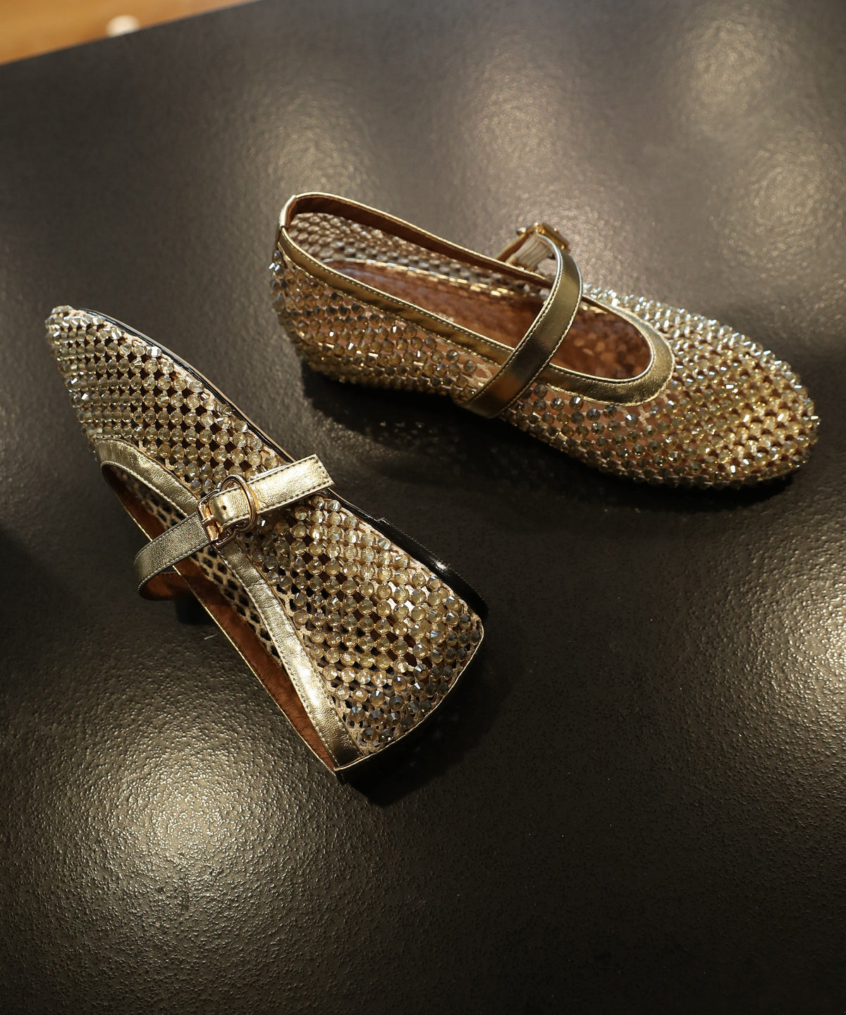 Sandales compensées ajourées pour femme avec détails en zircon 0