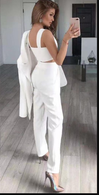 Ensemble Tailleur Femme 3 Pièces Blazer Élégant, Top Chic et Pantalon Confortable en Tissu de Haute Qualité-1