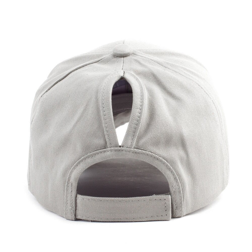 Casquette de baseball à chignon désordonné
